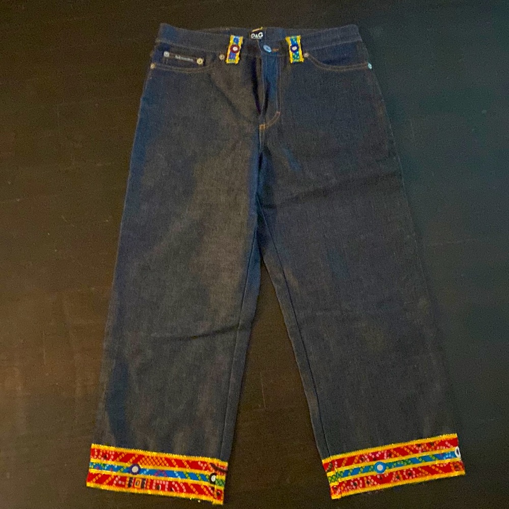 Gorgeous Dolce & Gabbana jean jacket and capri jeans.
